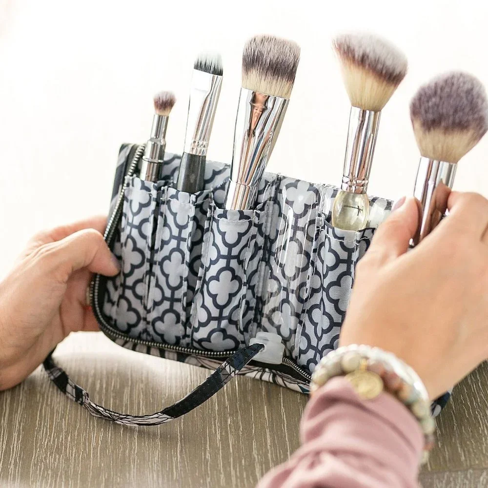 Lug Foldable Cosmetic Brush Organizer Sleeper NWT